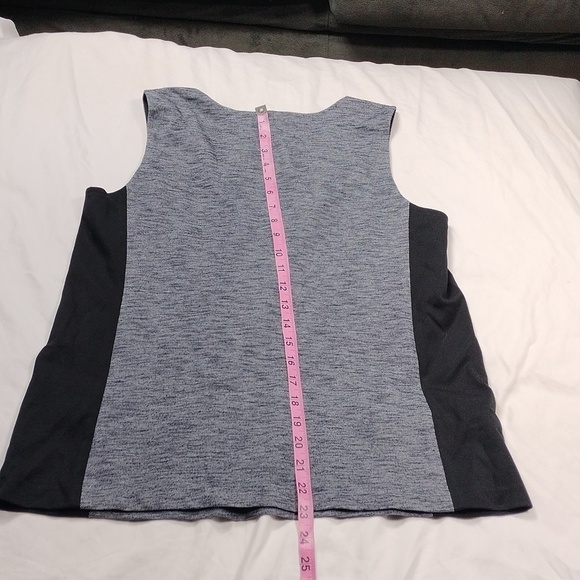 Theory women's sleeveless top size large. - Picture 7 of 9